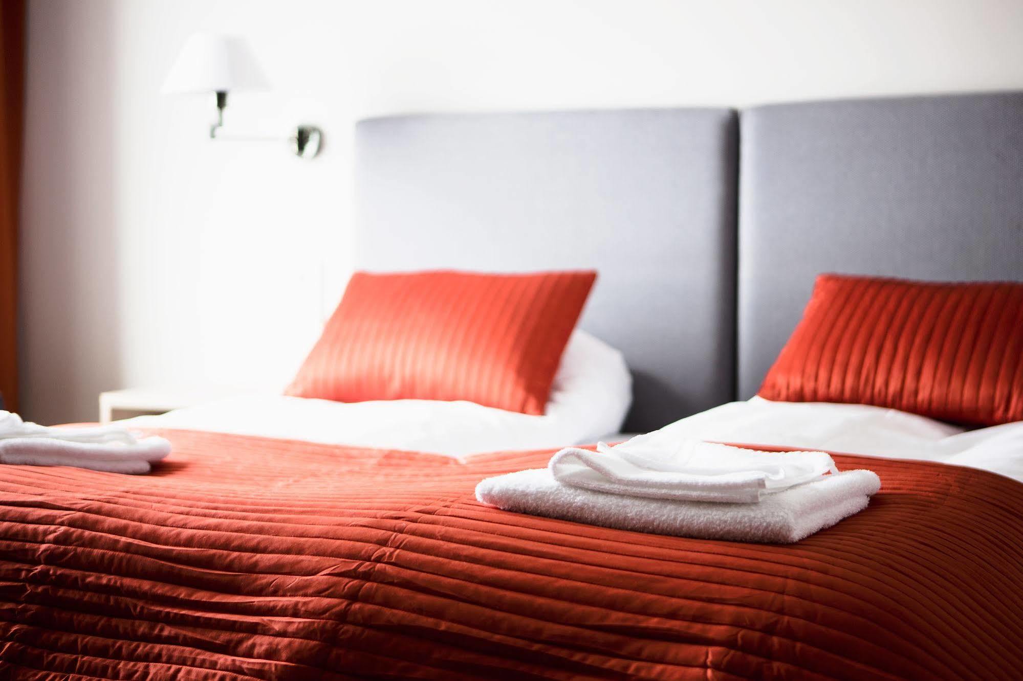 Tott Hotell 奥勒 外观 照片